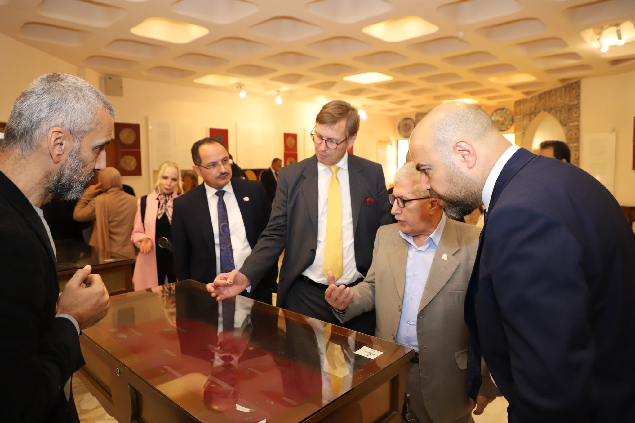السفير الألماني في عمّان ورئيس "الألمانية الأردنيـــة" يزوران "متحف التراث الأردني وقاعة المسكوكات 
