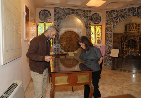 الاميرة دانا فراس في زيارة قاعة المسكوكات