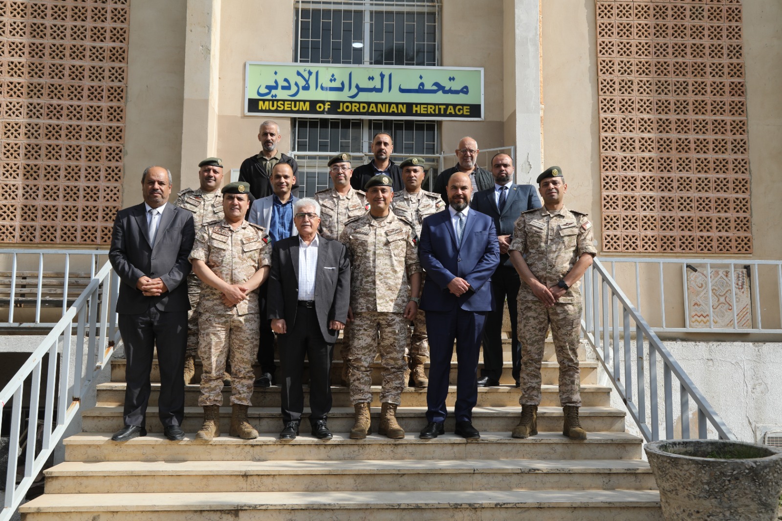 زيارة مدير التربية والتعليم والثقافة العسكرية
