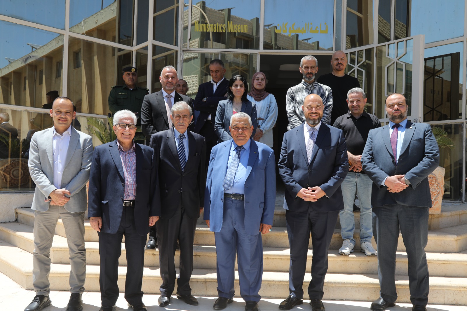 رئيس الوزراء الأسبق دولة الدكتور عبد الرؤوف الروابدة يزور متحف التراث الأردني وقاعة المسكوكات