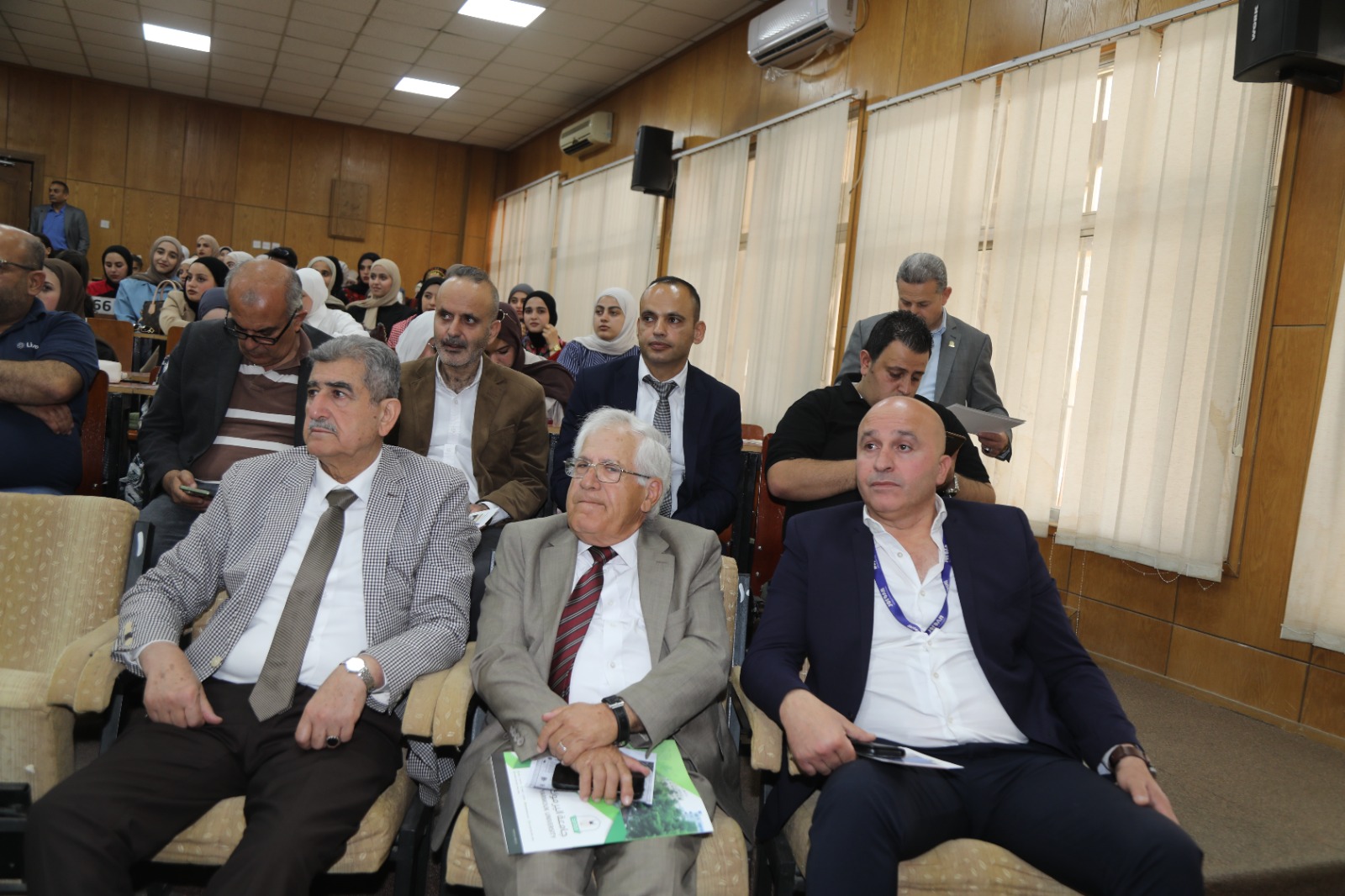 تكريم الطلبة المتوقع تخرجهم