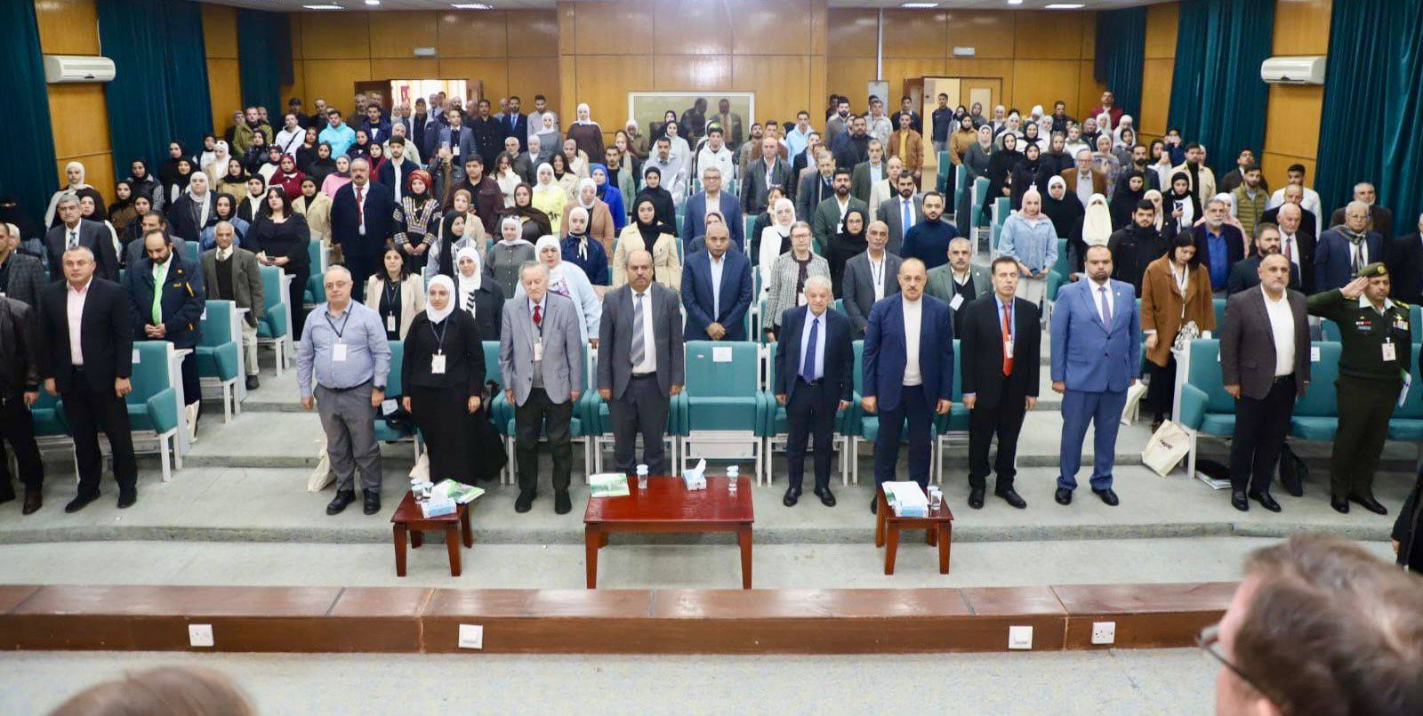 الحضور الكريم