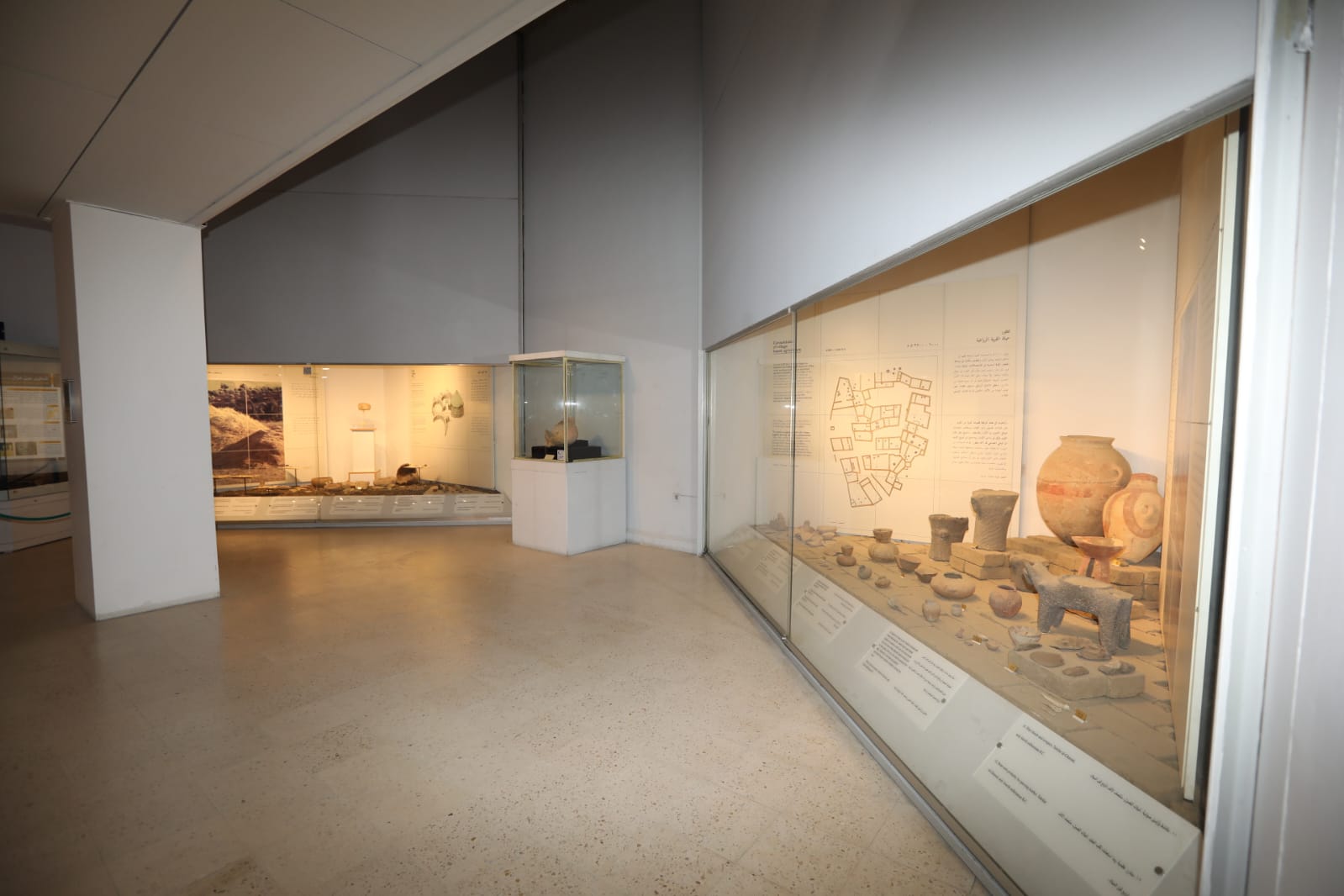 أدوات حجرية