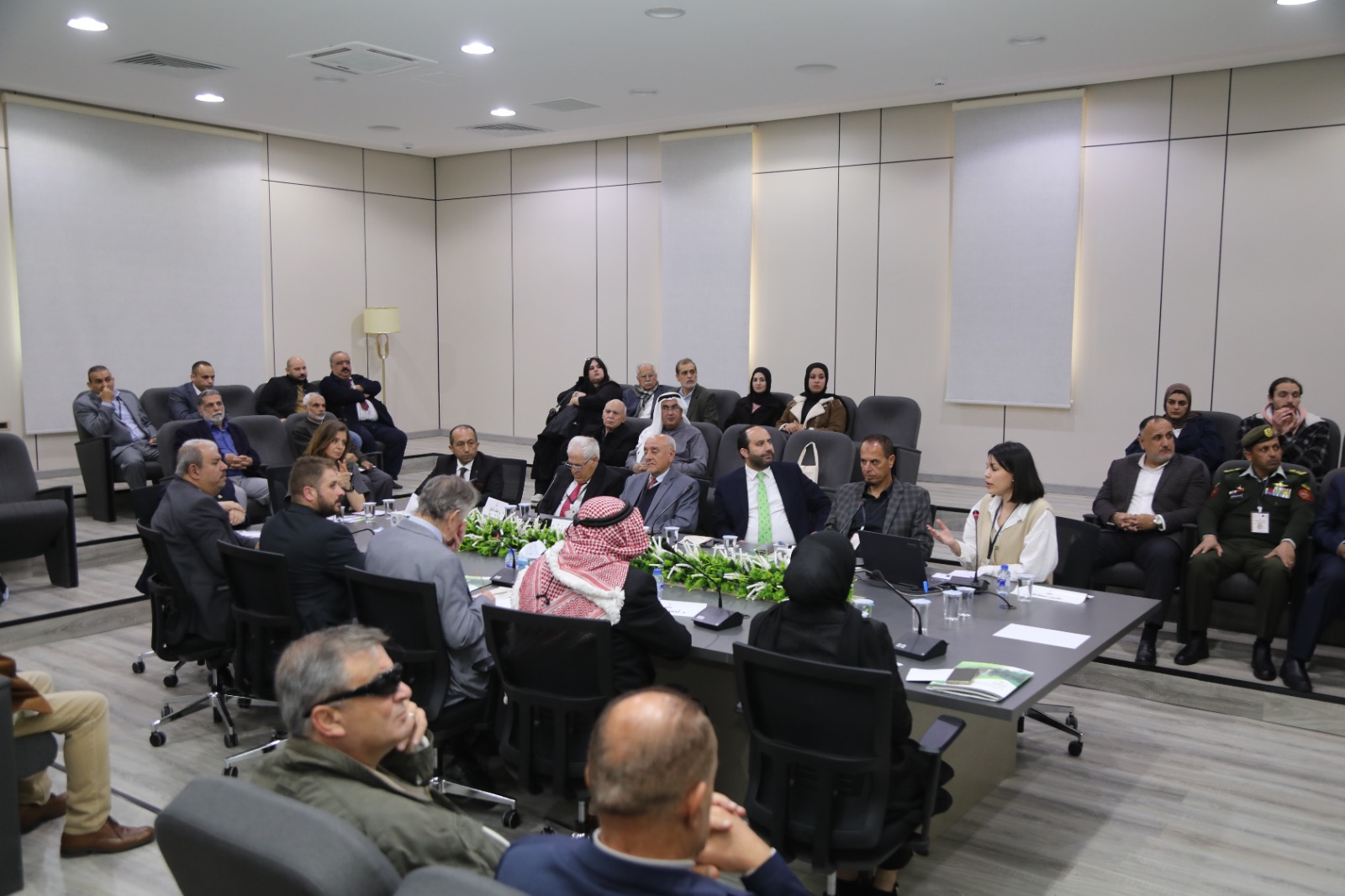 جانب من الندوة