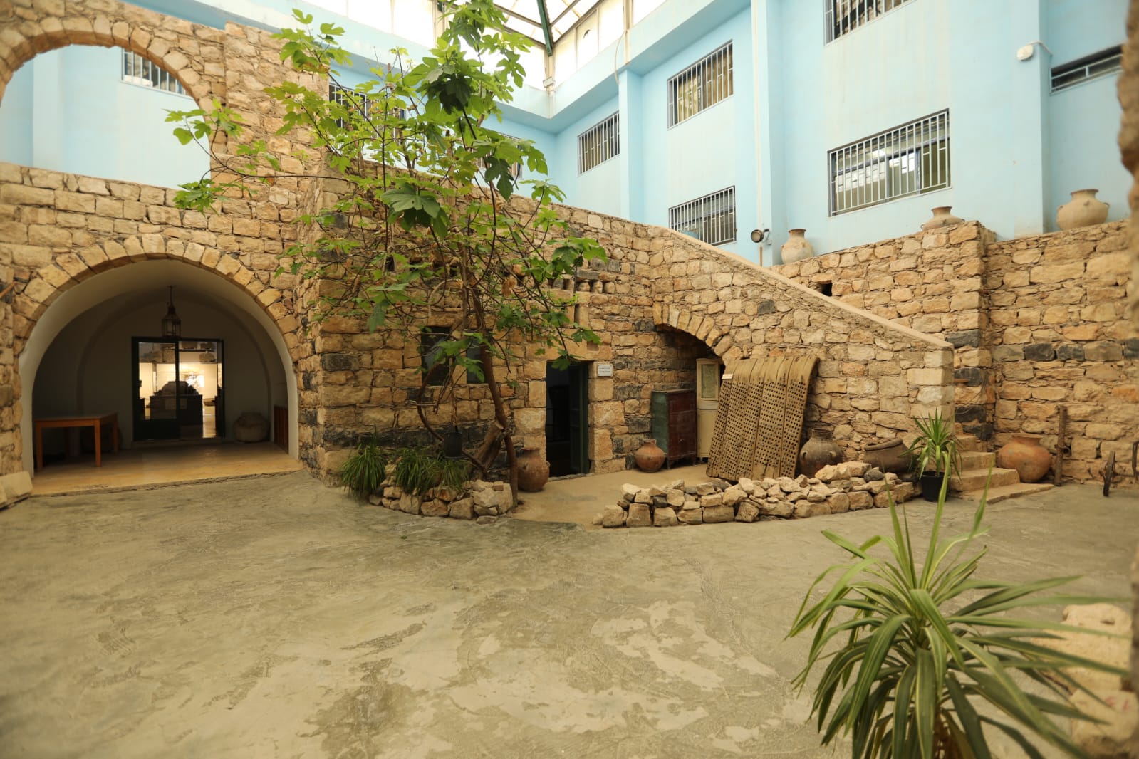 ساحة البيت الريفي