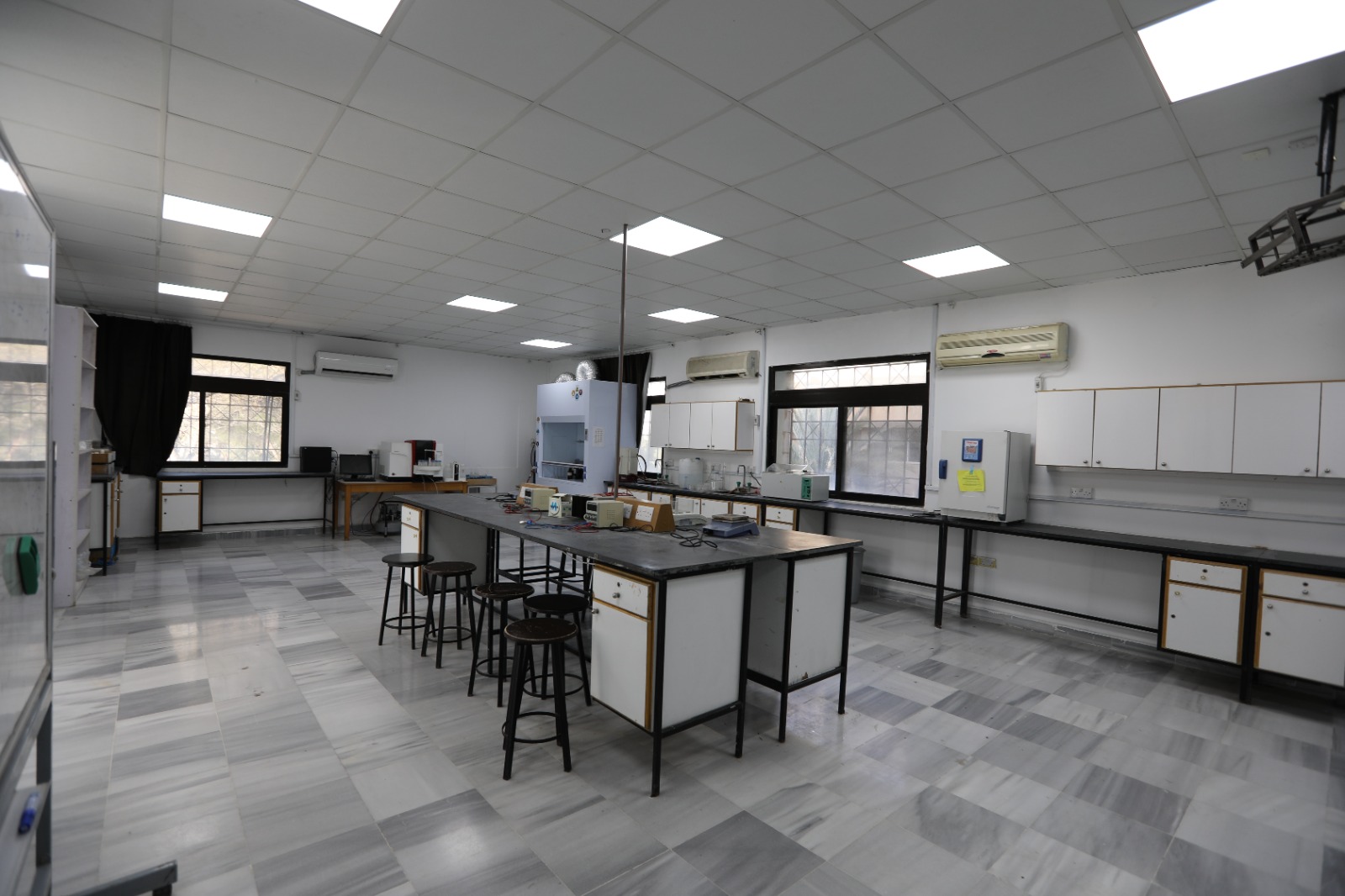 وحدة المختبرات